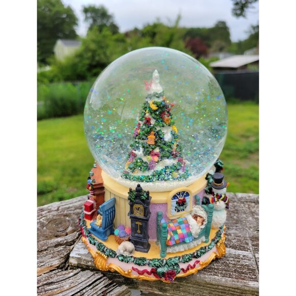 The San Francisco Music Box Company Santa Christmas Tree Christmas Snow Globe - Picture 1 of 10